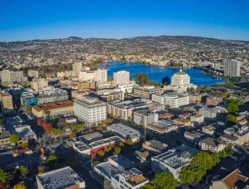 Private black SUV chauffeur service in Oakland